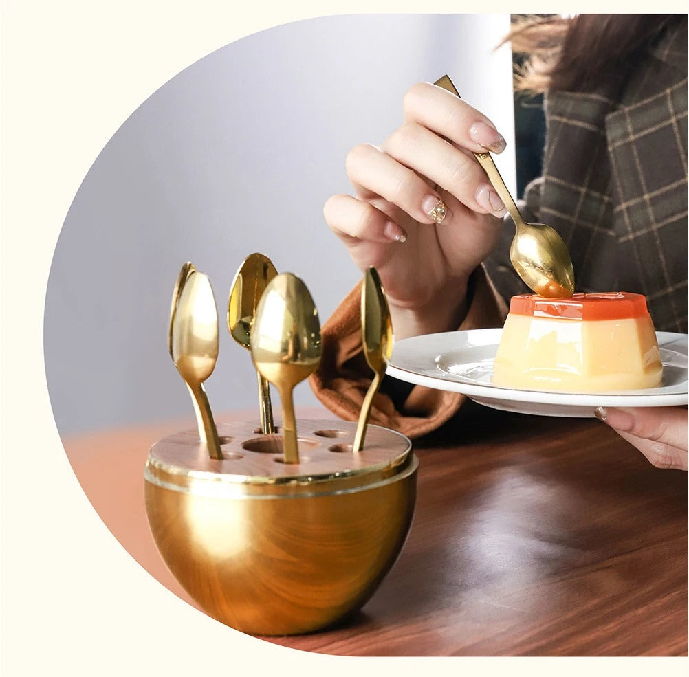 EGG TABLEWARE SET